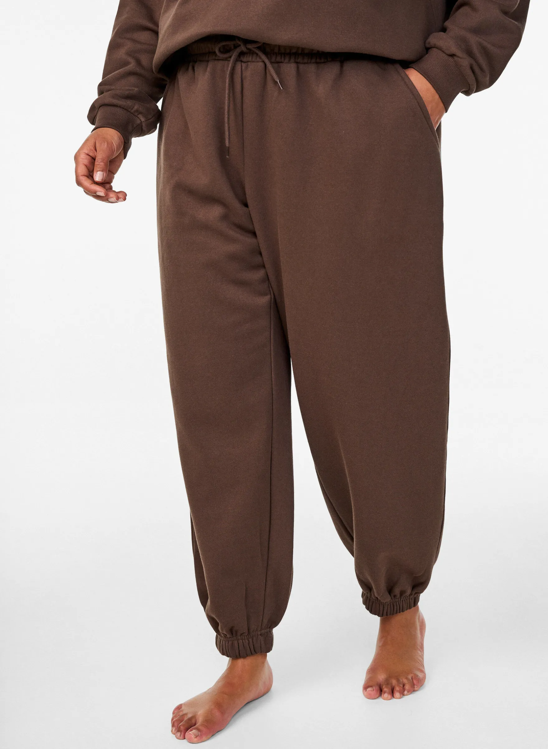 Hoch taillierte Sweatpants mit Taschen
