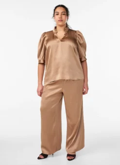 Hose in Satin-Optik mit weitem, geradem Bein
