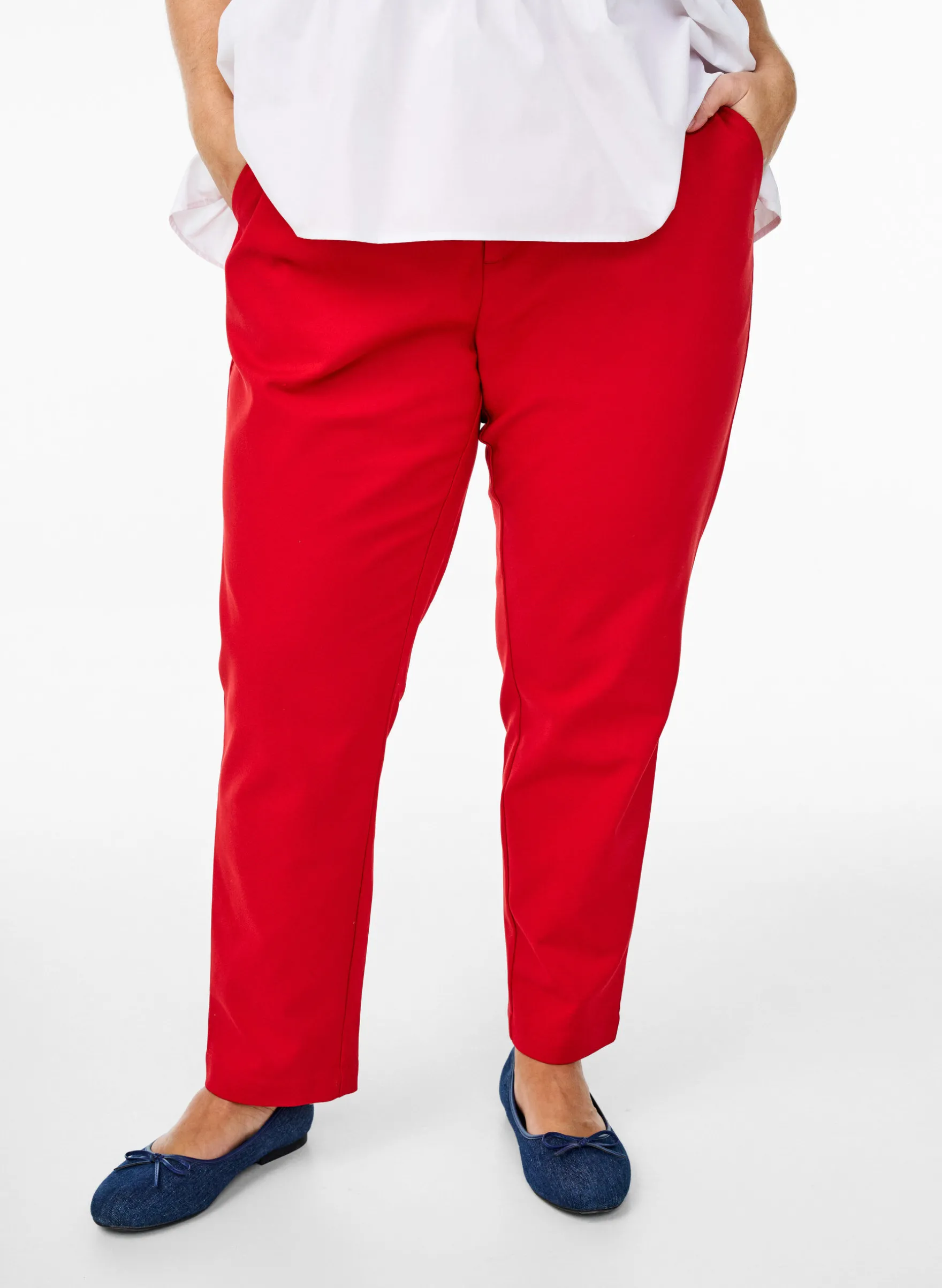 Hose mit hohem Bund und geradem Bein