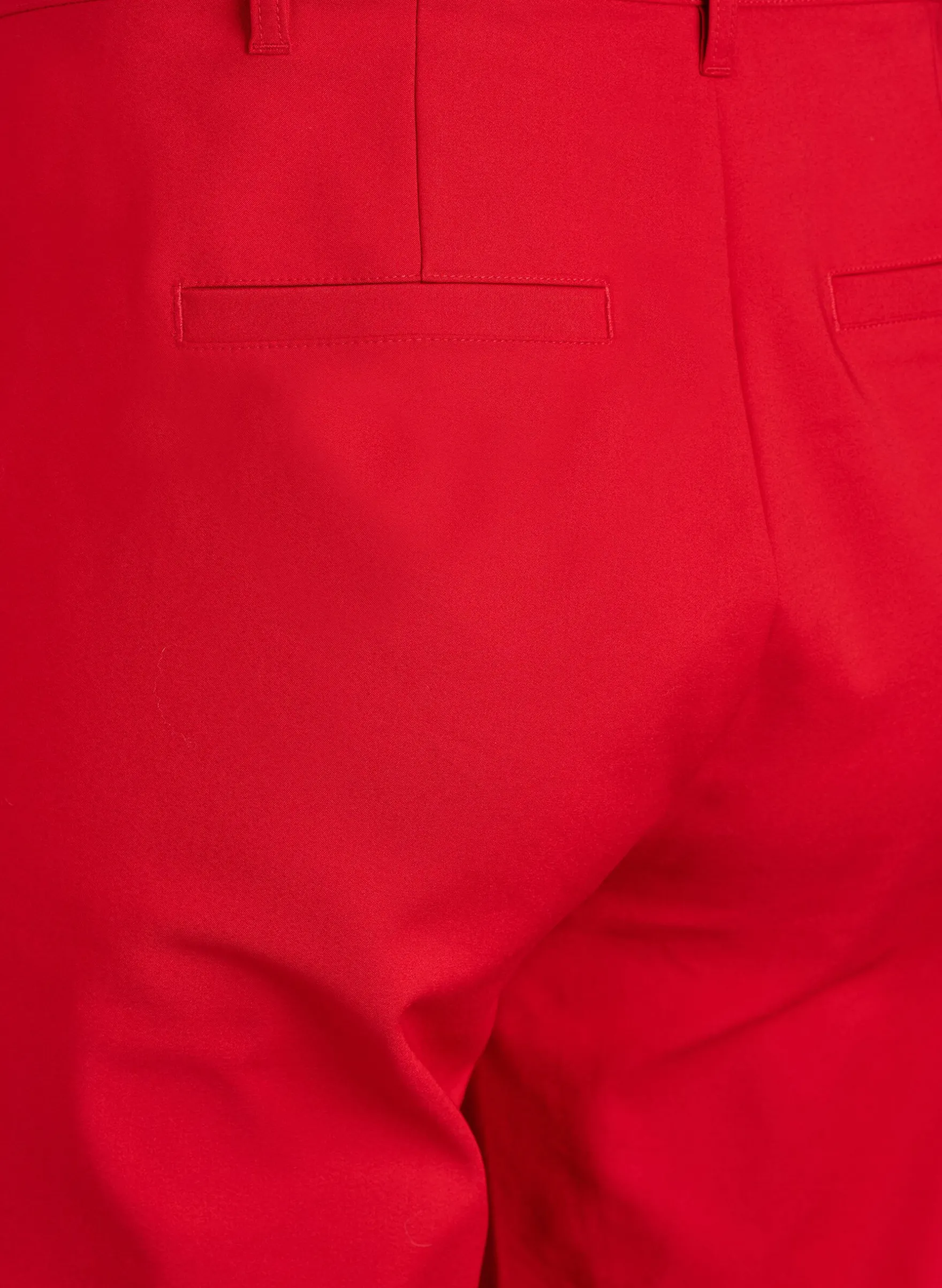 Hose mit hohem Bund und geradem Bein