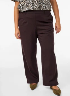 Hose mit hoher Taille und elastischem Bund hinten