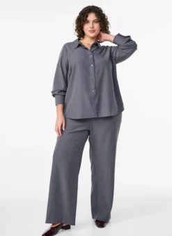 Hose mit hoher Taille und weiten Beinen