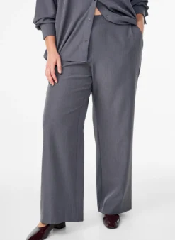 Hose mit hoher Taille und weiten Beinen