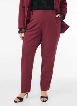 Hose mit Taschen und geraden Beinen
