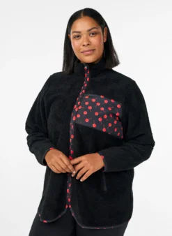 Jacke aus Teddyfleece mit Kirschdetails