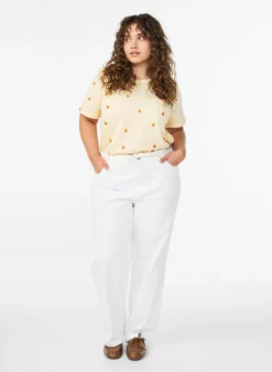 Jeans in gerader Passform mit Bindegürtel