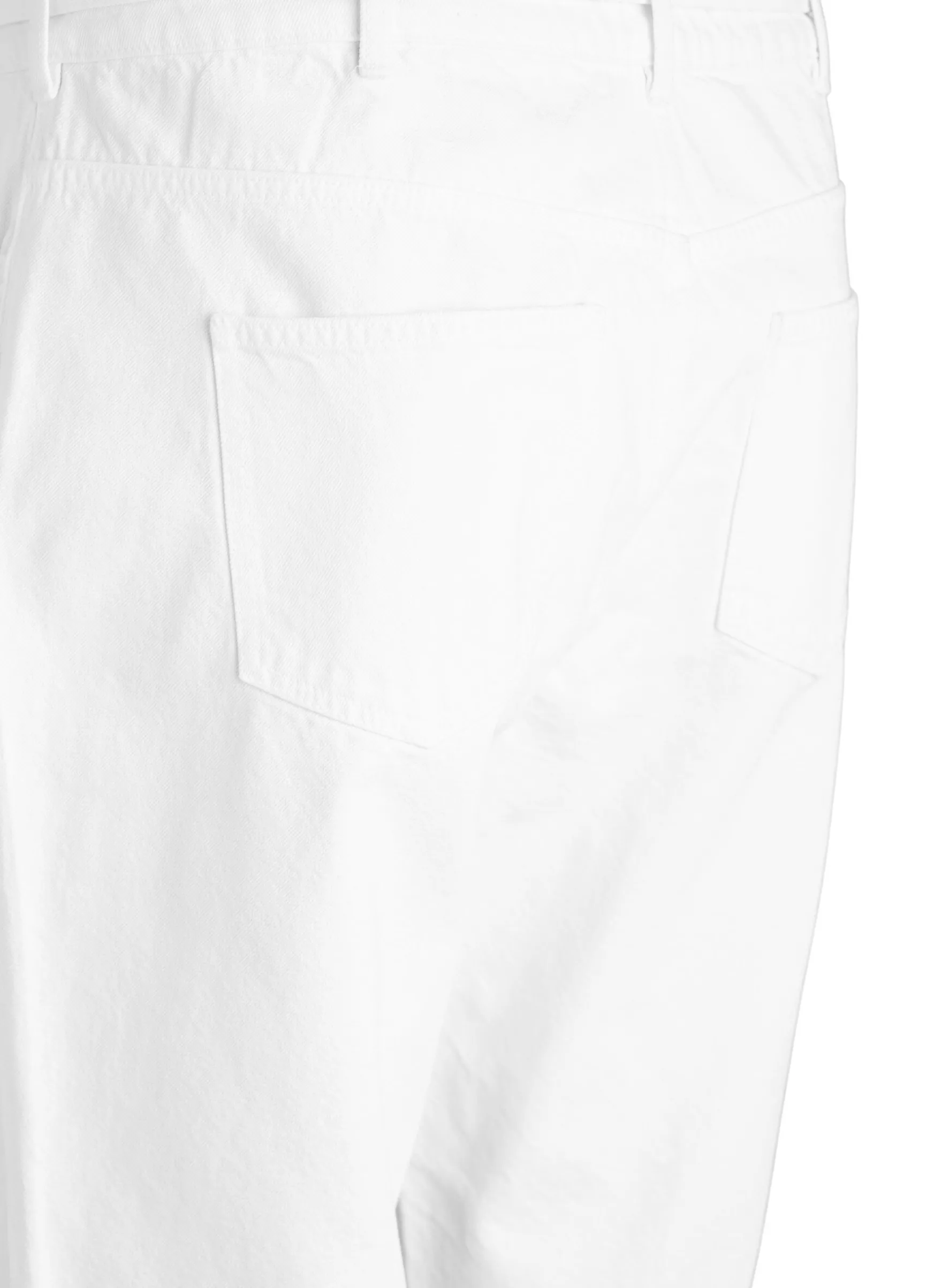 Jeans in gerader Passform mit Bindegürtel