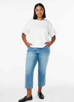 7/8-Jeans mit Fransensaum und hoher Taille