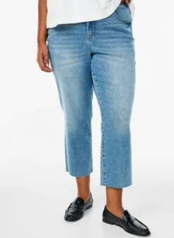 7/8-Jeans mit Fransensaum und hoher Taille