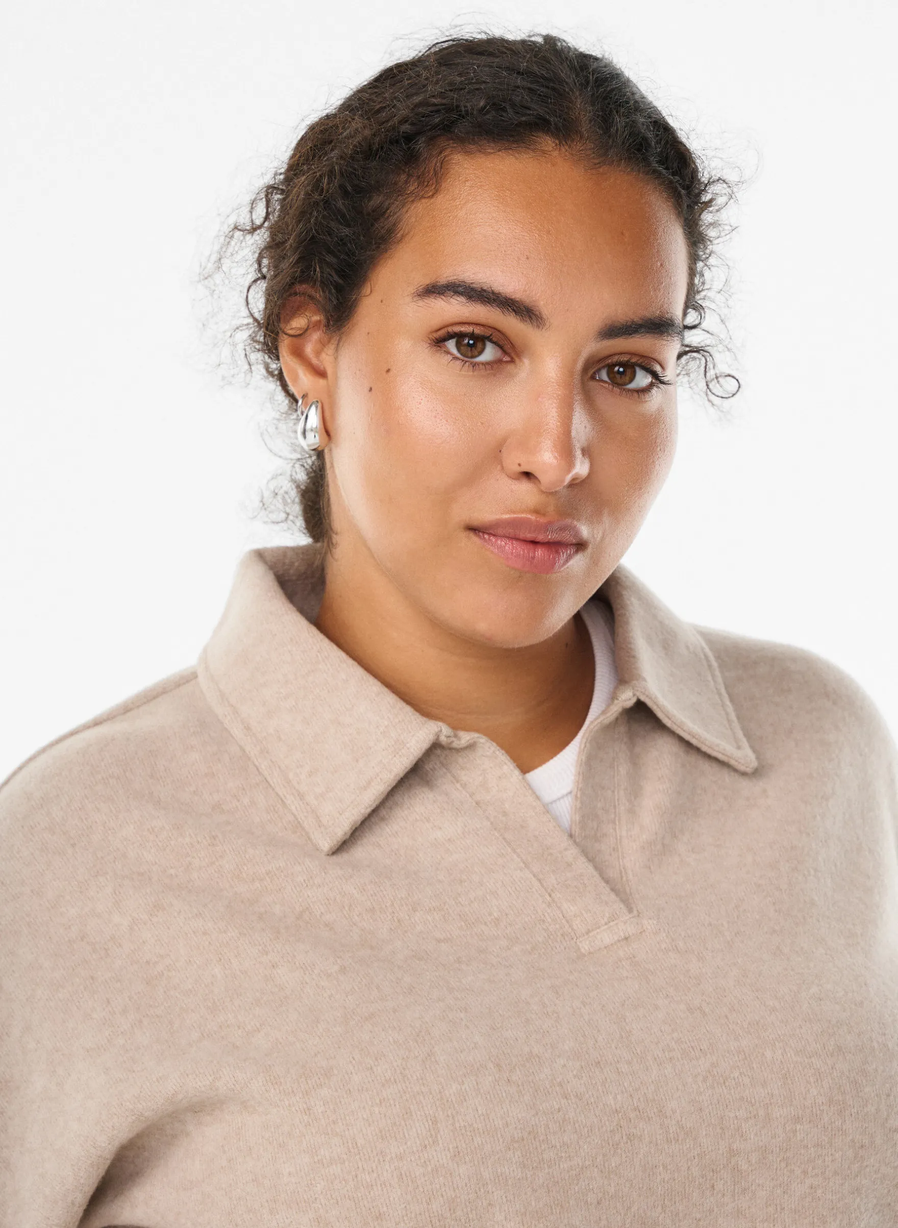 Jersey-Bluse mit Kragen und V-Ausschnitt