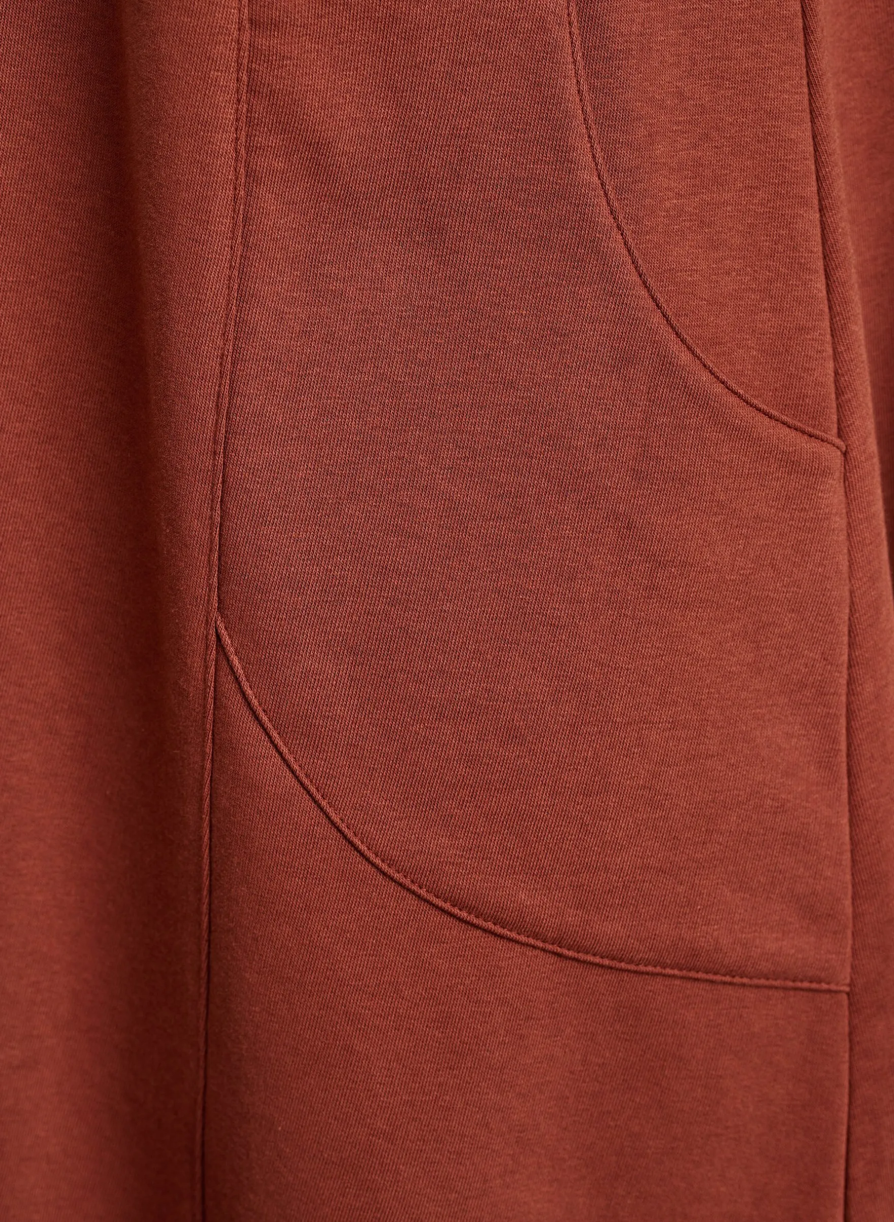 Jerseykleid mit kurzen Ärmeln und Taschen