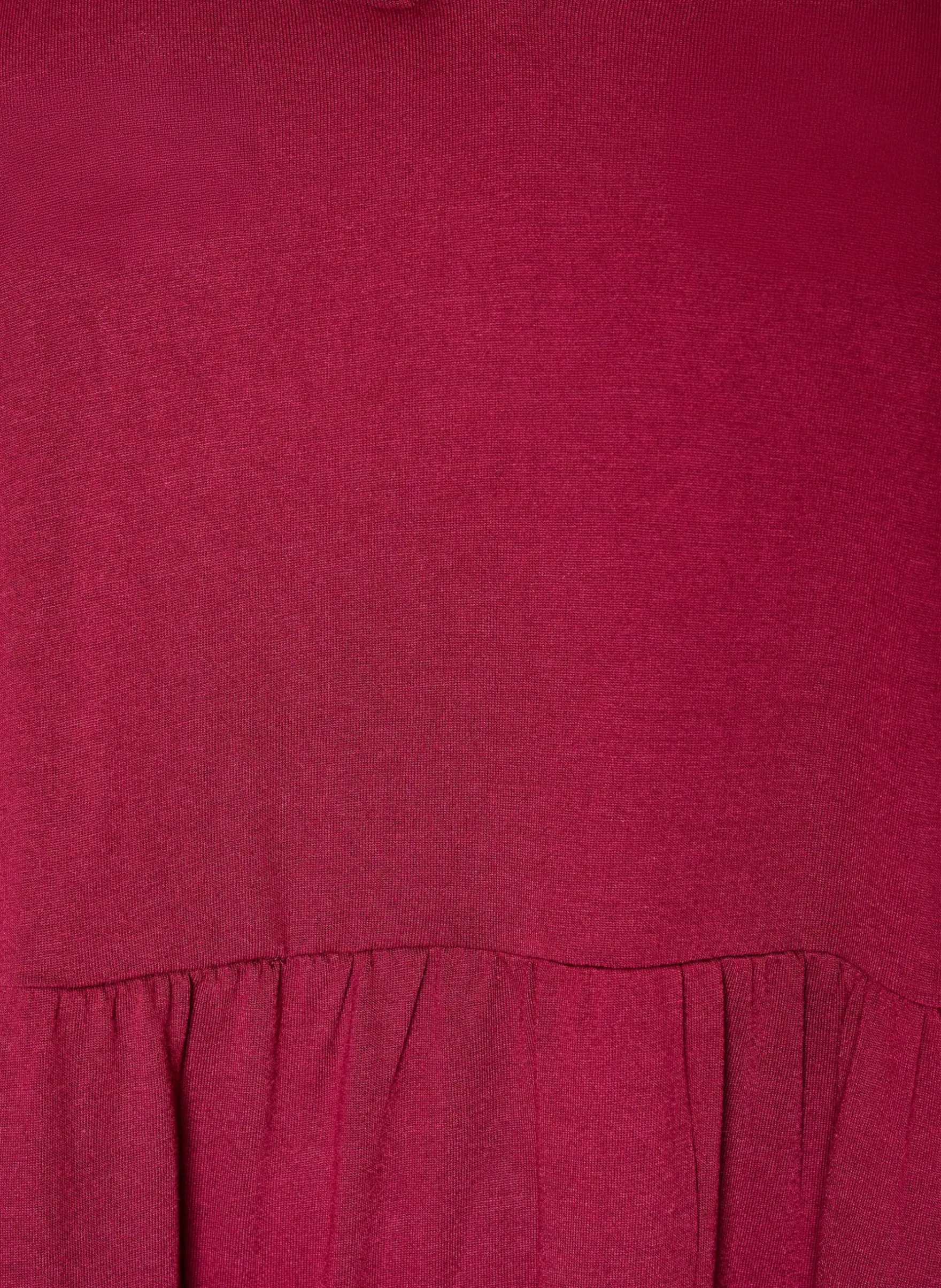 Jerseykleid mit Spitzendetails und mehrlagigem Rock