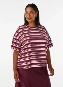 Kastiges T-Shirt mit Streifenmuster