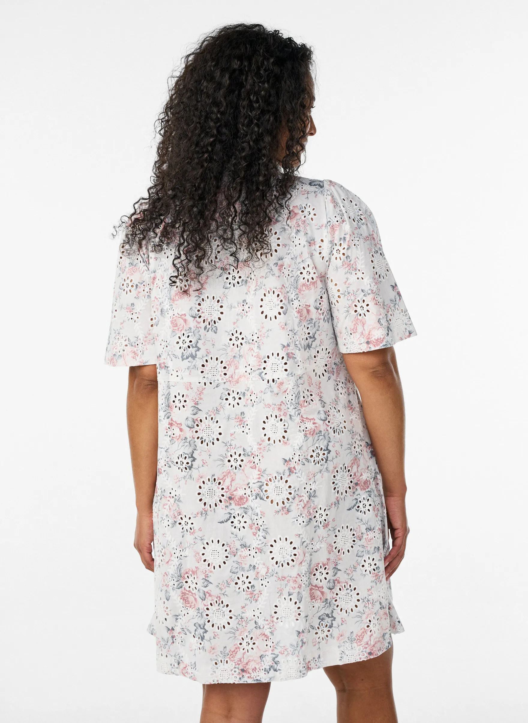 Kleid aus Baumwolle mit geblümtem Muster und Broderie Anglaise