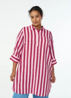 Kleid mit Kragen und Brusttasche