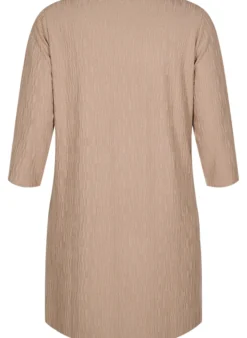 Kleid mit Struktur und 3/4-Ärmeln