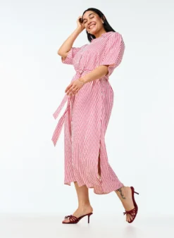 Knöchellanges Hemdblusenkleid mit Bindegürtel und Streifen