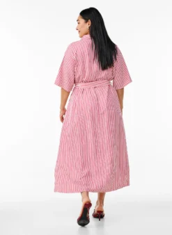 Knöchellanges Hemdblusenkleid mit Bindegürtel und Streifen