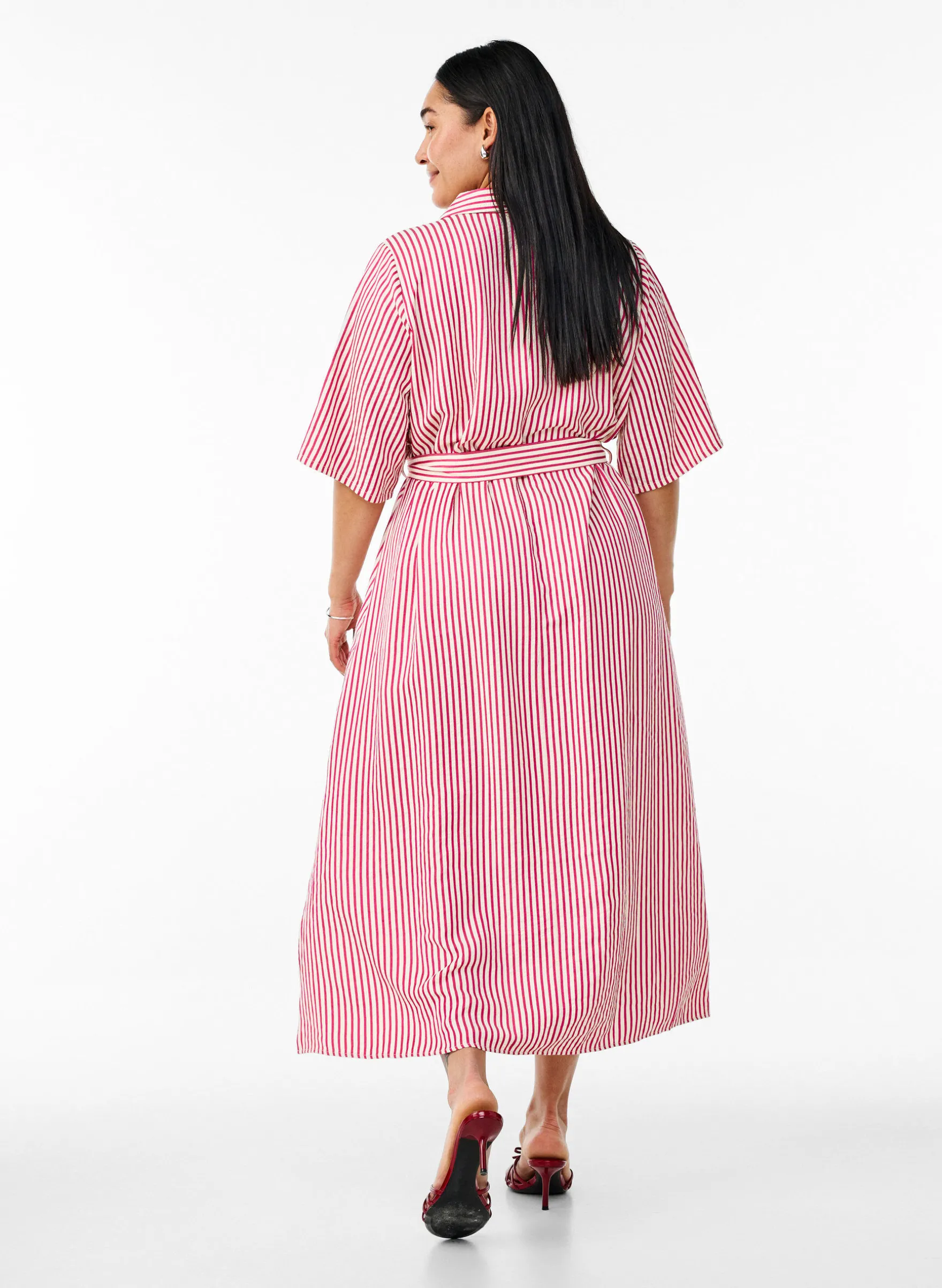 Knöchellanges Hemdblusenkleid mit Bindegürtel und Streifen