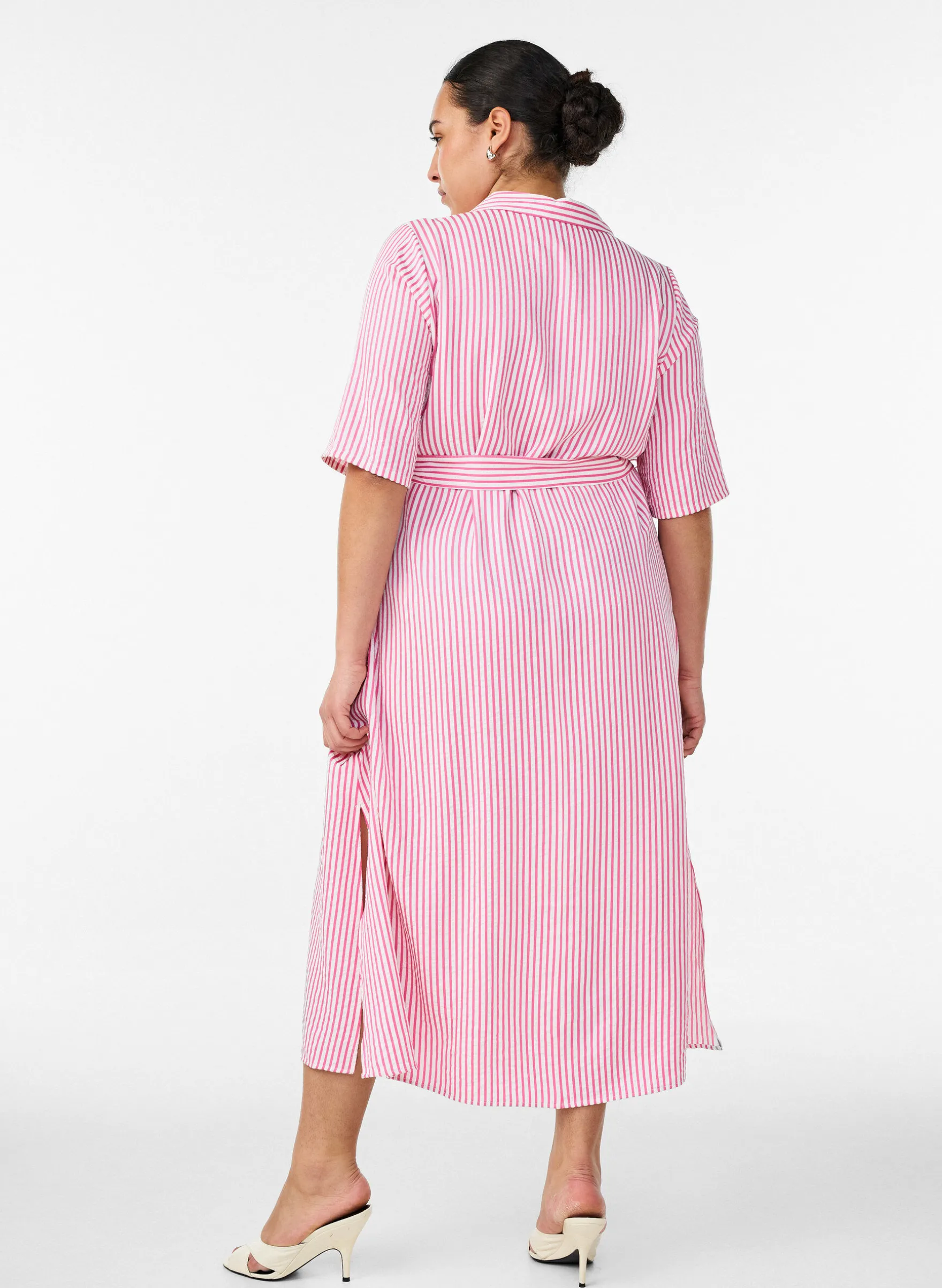 Knöchellanges Hemdblusenkleid mit Bindegürtel und Streifen