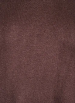 Knielanges Strickkleid mit kurzen Ärmeln