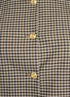 Kurze Jacke mit goldfarbenen Knöpfen