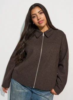 Kurze Jacke mit Hemdkragen und Reißverschluss
