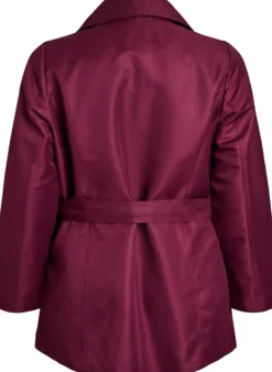 Kurzer Trenchcoat mit Gürtel