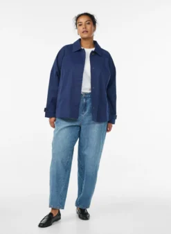 Kurzer Trenchcoat mit Kragen und Raglanärmeln