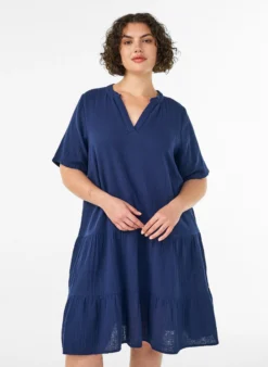 Kurzes A-Linien-Kleid aus Baumwollmusselin
