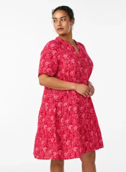 Kurzes A-Linien-Kleid aus Baumwollmusselin