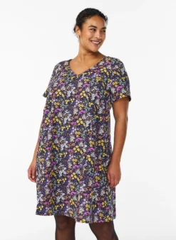 Kurzes A-Linien-Kleid mit floralem Print