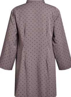 Kurzes A-Linien-Kleid mit langen Ärmeln