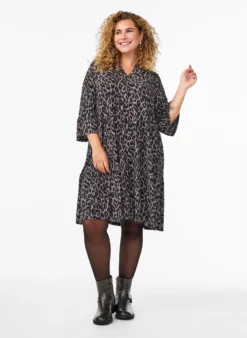 Kurzes A-Linien-Kleid mit Leopardenmuster