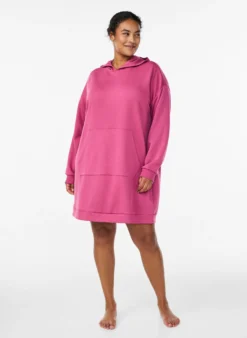 Kurzes Hoodiekleid mit Kängurutasche