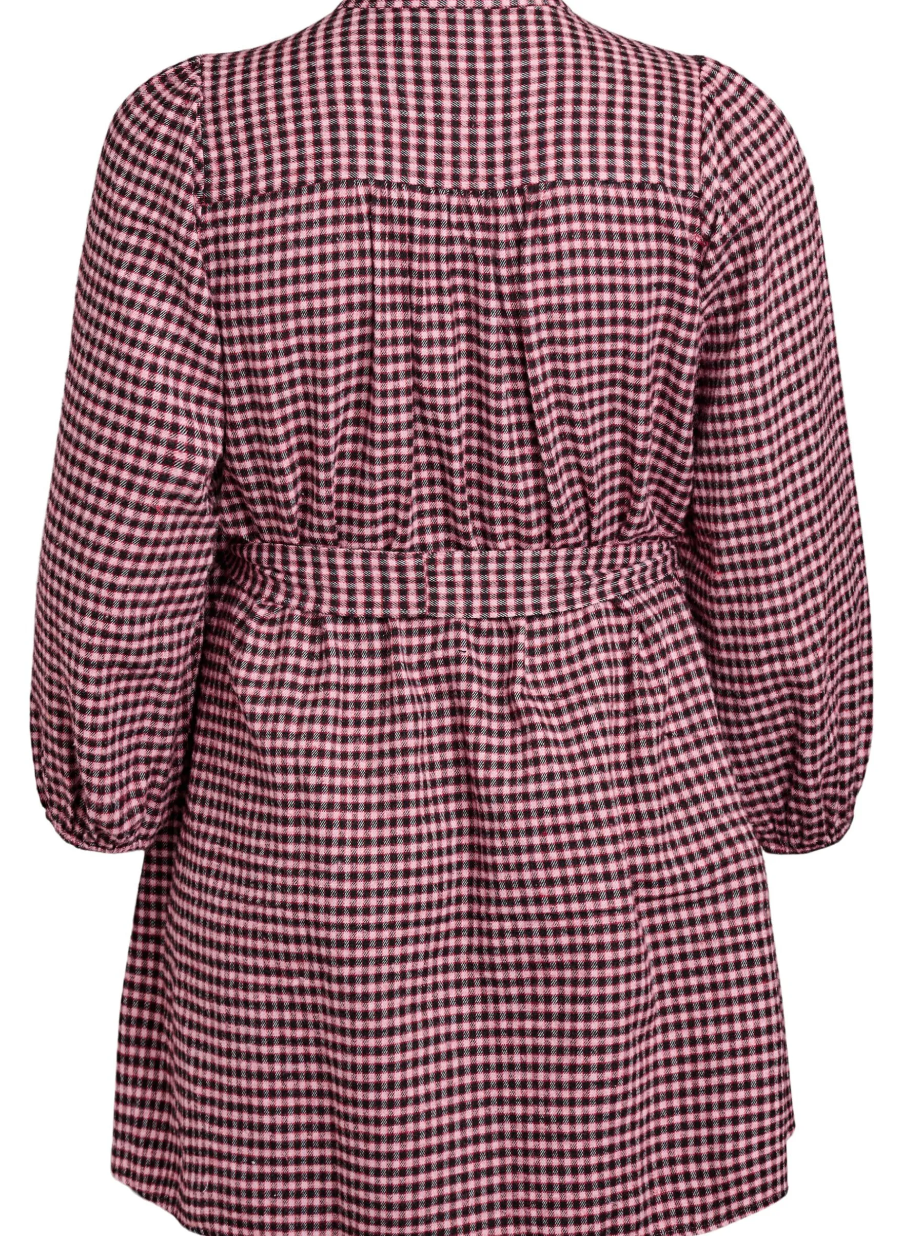 Kurzes kariertes Kleid mit Bindegürtel