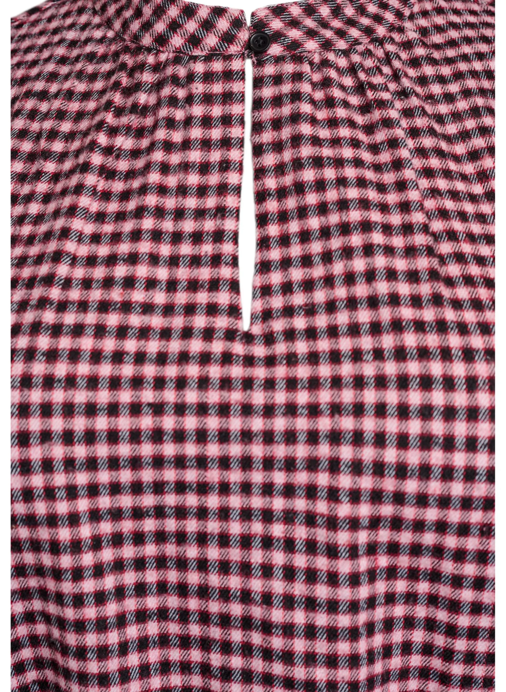 Kurzes kariertes Kleid mit Bindegürtel