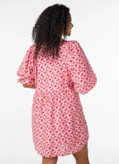 Kurzes Kleid aus Viskose mit Empire-Schnitt und Ballonärmeln