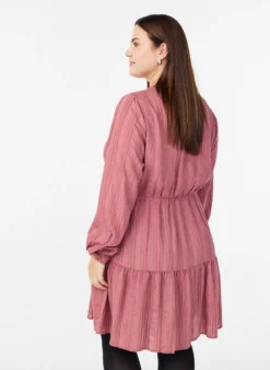 Kurzes Kleid mit gewebtem Ripp und Gummizug in der Taille