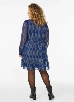 Kurzes Partykleid mit Glitzermuster