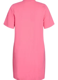Kurzes Polokleid im A-Linien-Schnitt