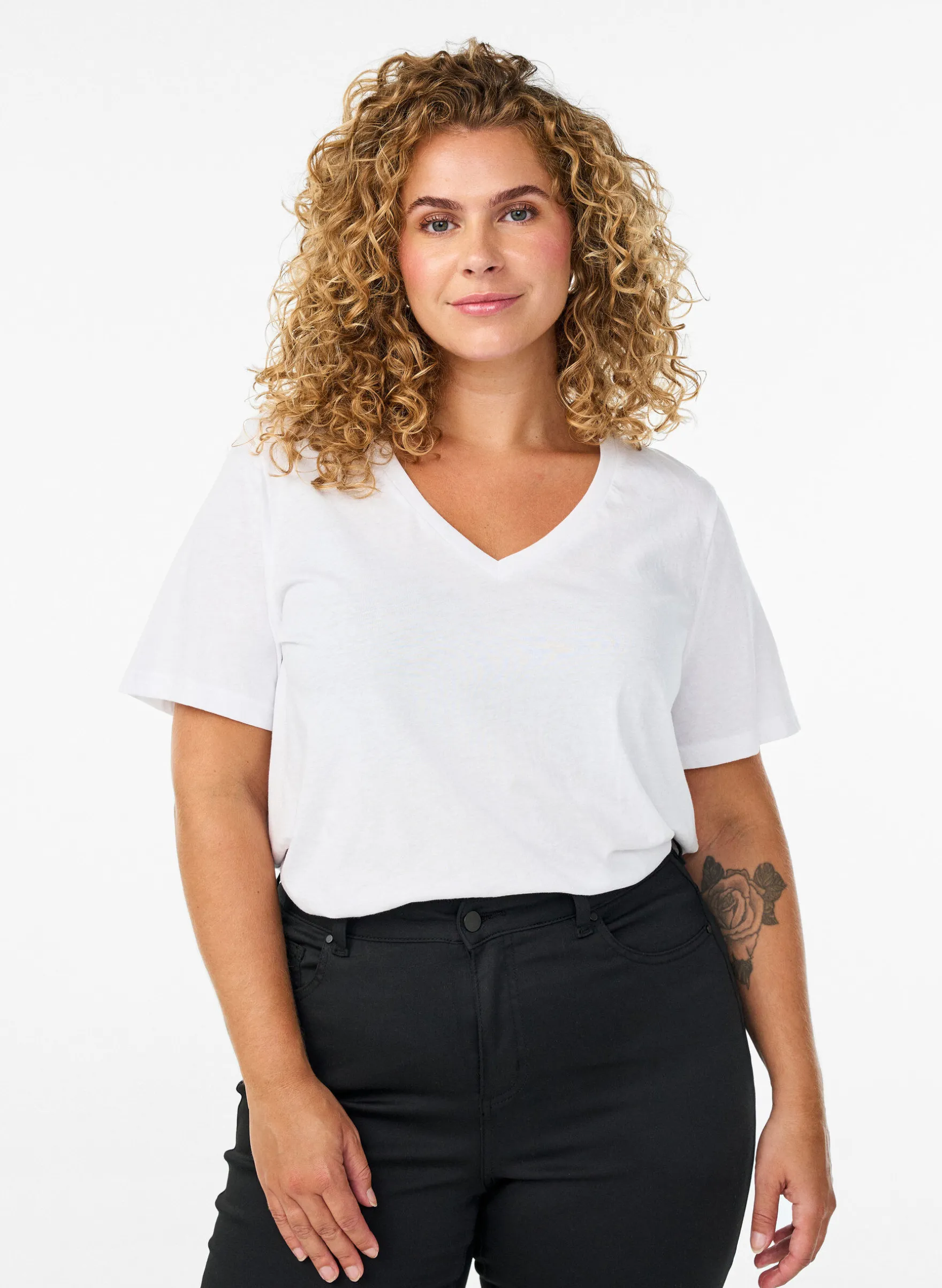 Kurzärmeliges T-Shirt mit V-Ausschnitt