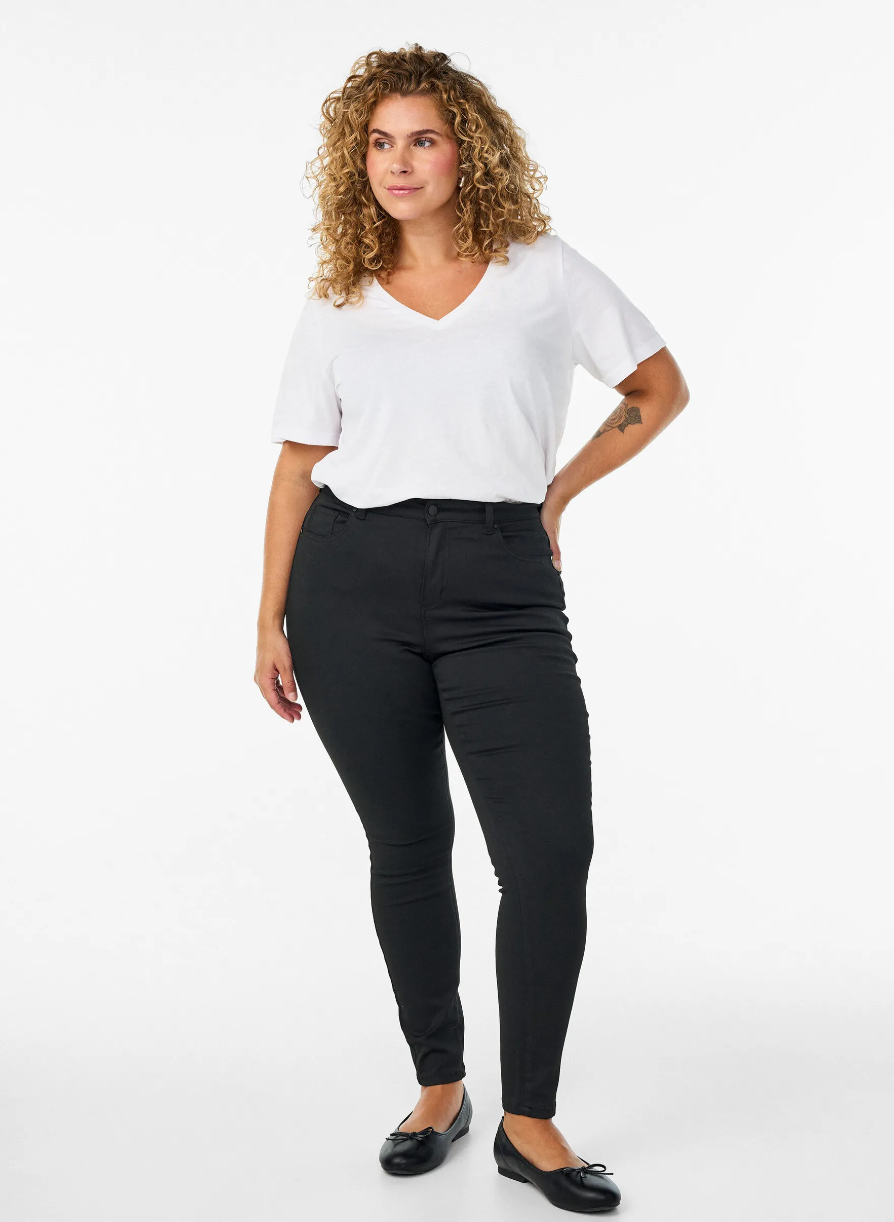 Kurzärmeliges T-Shirt mit V-Ausschnitt