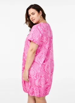 Kurzärmliges Baumwollkleid mit Aufdruck