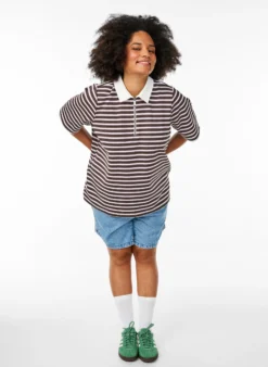 Kurzärmliges Poloshirt mit Streifen und Reißverschluss