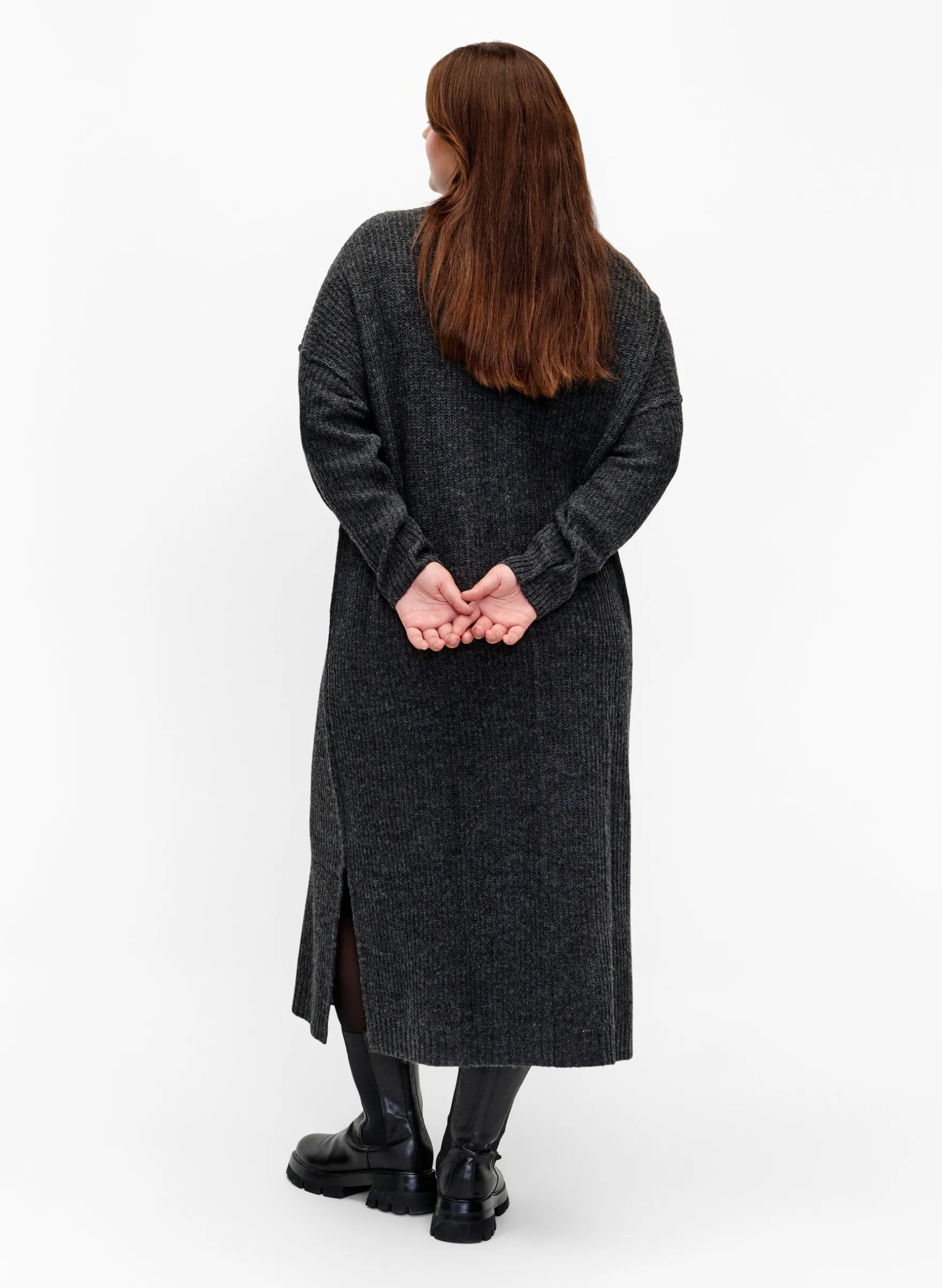Langes, übergroßes Strickkleid mit Schlitz