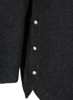 Lange Strickbluse mit Kugelknöpfen