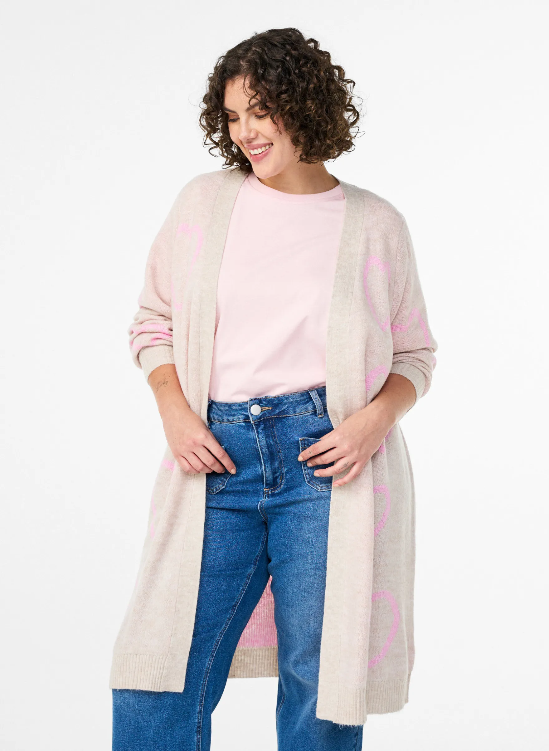 Lange Strickjacke mit Ton-in-Ton-Herzen