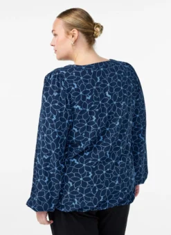 Langärmelige Bluse mit Blumenstickerei