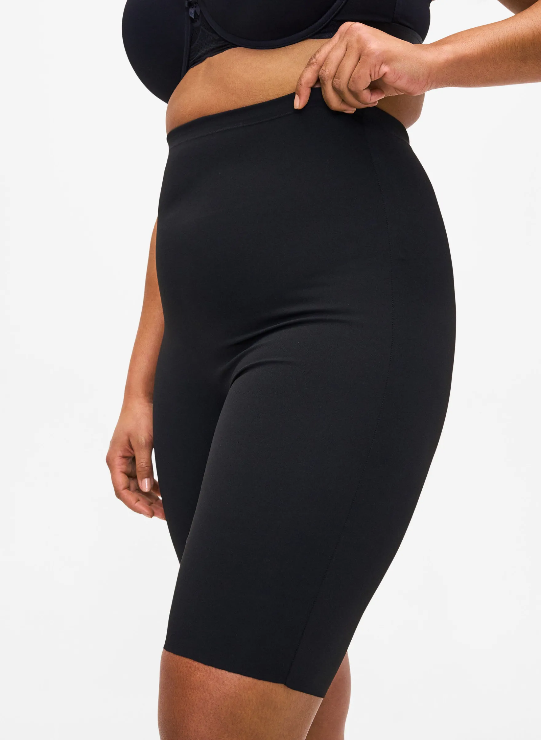 Leichte Formwäsche lange Shorts